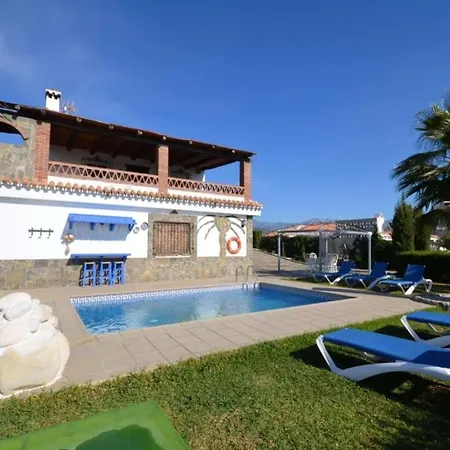Elvira Villa *