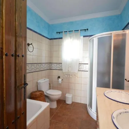 Elvira Villa *